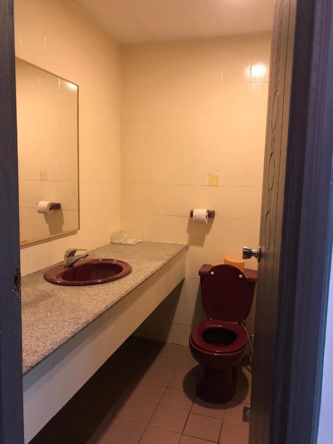 לימבאנג Purnama Hotel מראה חיצוני תמונה