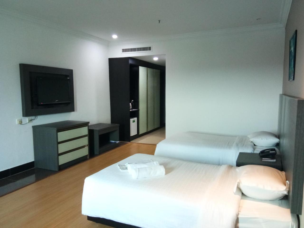 לימבאנג Purnama Hotel מראה חיצוני תמונה