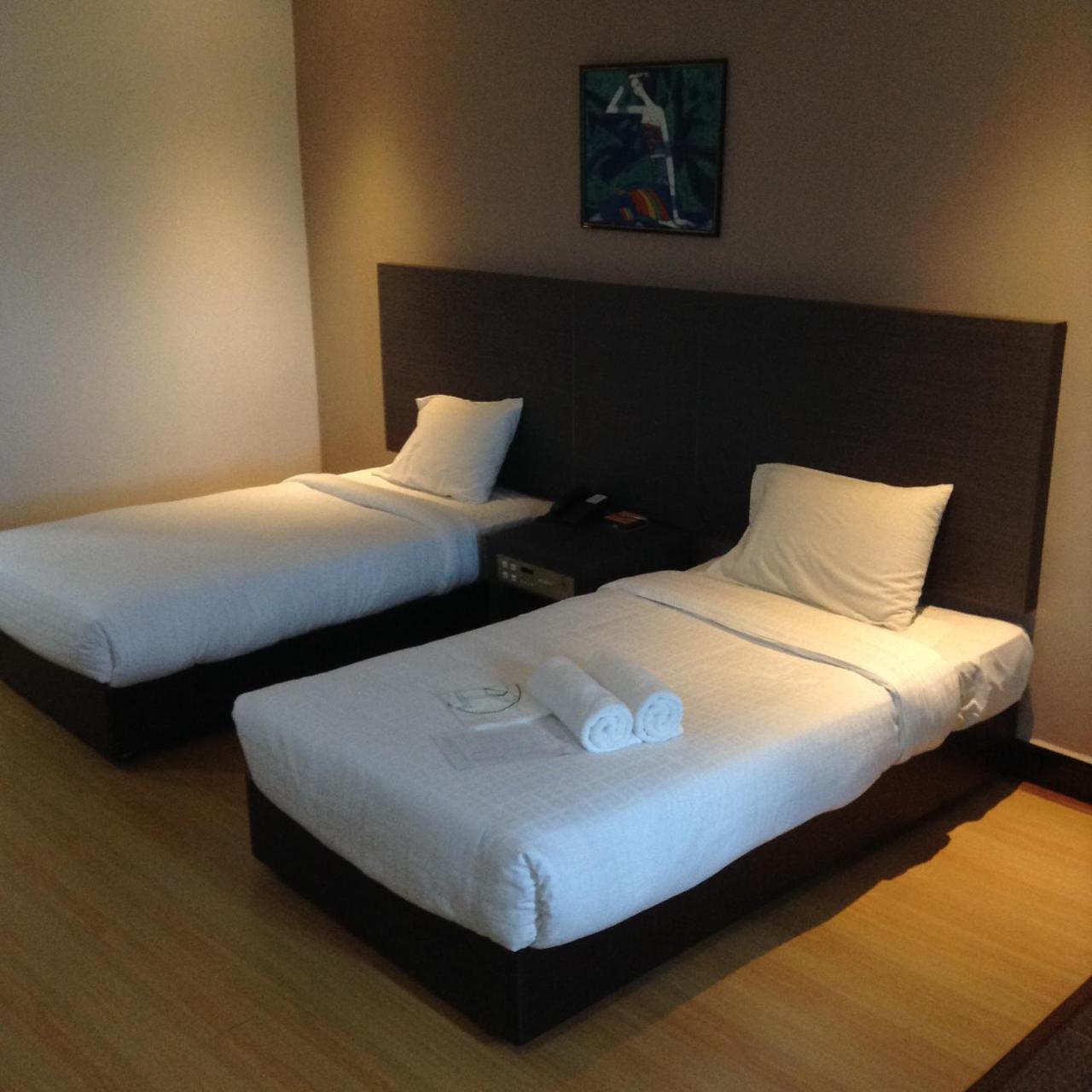 לימבאנג Purnama Hotel מראה חיצוני תמונה