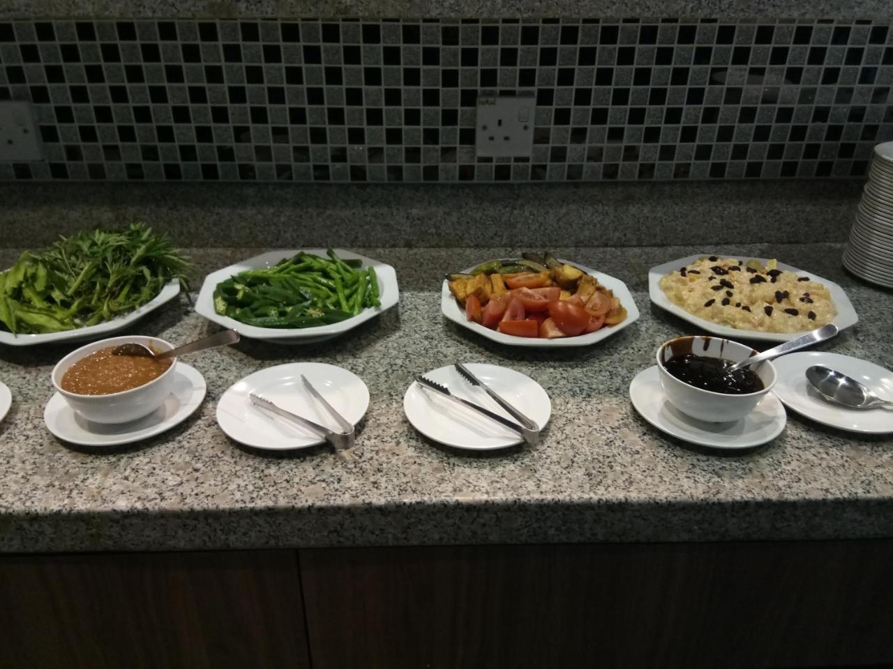 לימבאנג Purnama Hotel מראה חיצוני תמונה