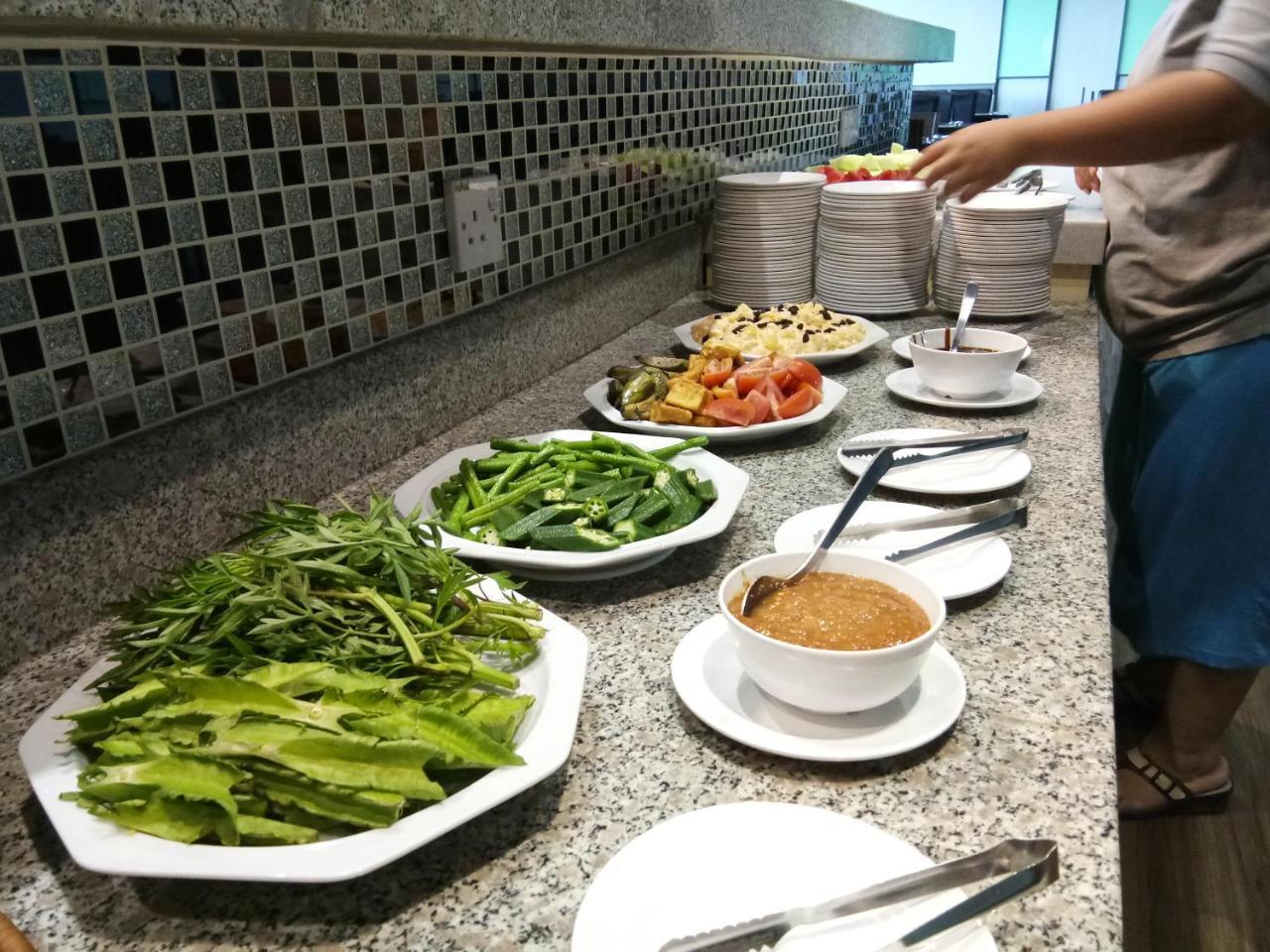 לימבאנג Purnama Hotel מראה חיצוני תמונה