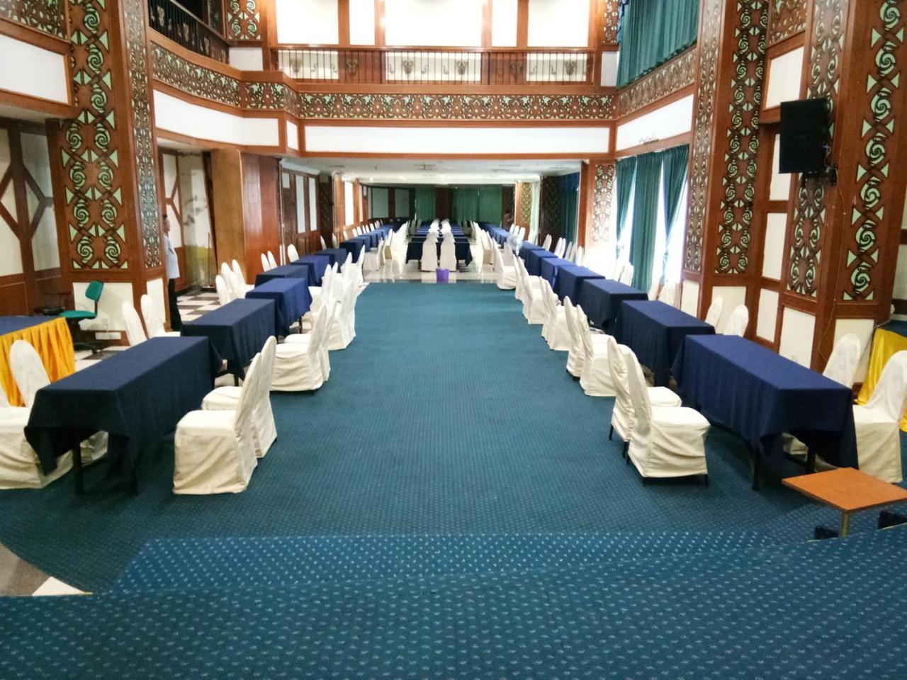 לימבאנג Purnama Hotel מראה חיצוני תמונה
